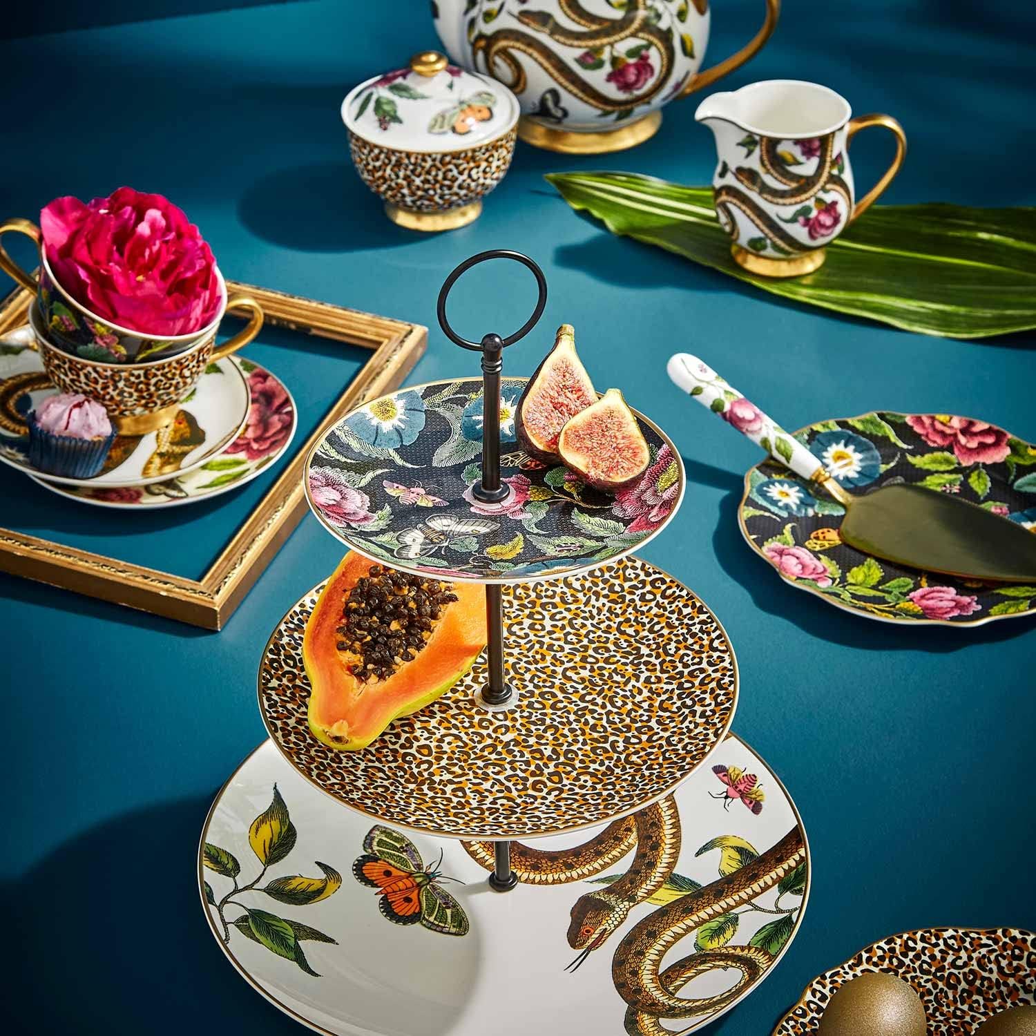 Spode Creatures of Curiosity Collection 3-Tier Cake Stand, Made of Fine China, Dessert Stand, Tiered Serving Trays with 3 Motifs, Party Serving Trays for Fruit & Pastry - Image 7