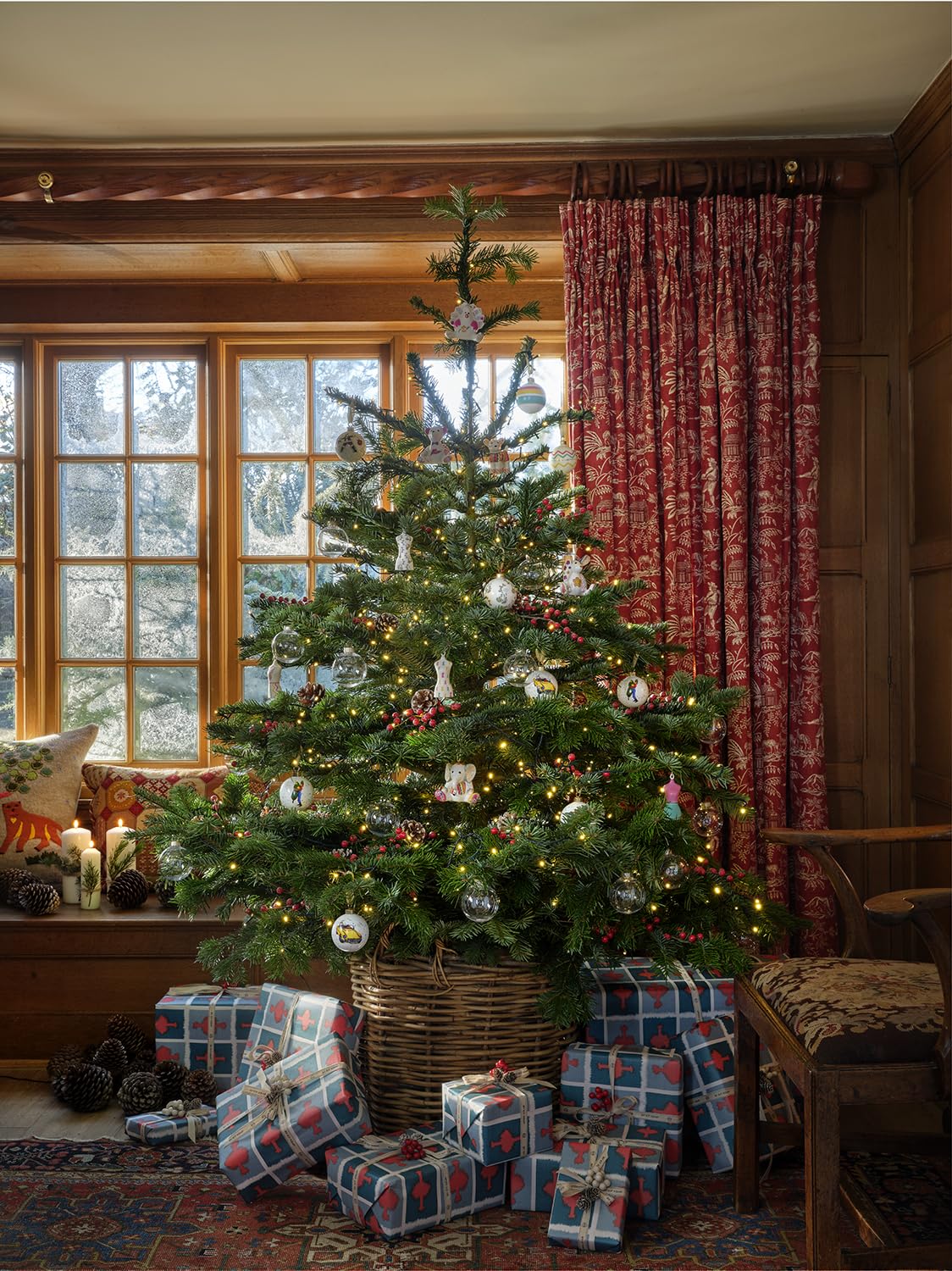 Spode Kit Kemp 12" Doodles Serving Tray - Fine China Dessert Server for Sandwiches, Snacks, Appetizers, Dishwasher Safe Christmas Tableware for Home Entertaining & Holiday Gatherings - Image 8