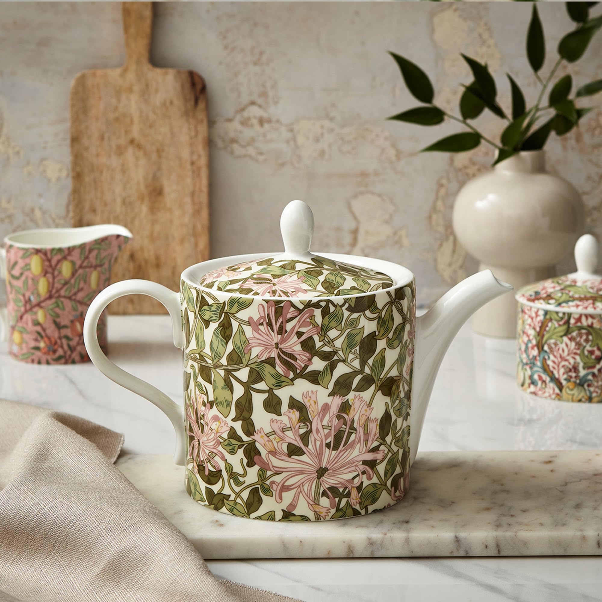 Spode's Morris & Co - 37oz Honeysuckle Teapot with Lid & Handle | Made of Porcelain | Dishwasher and Microwave Safe | For Breakfast Coffee & Afternoon Tea | Dining Centerpiece - Dining Essential - Image 5